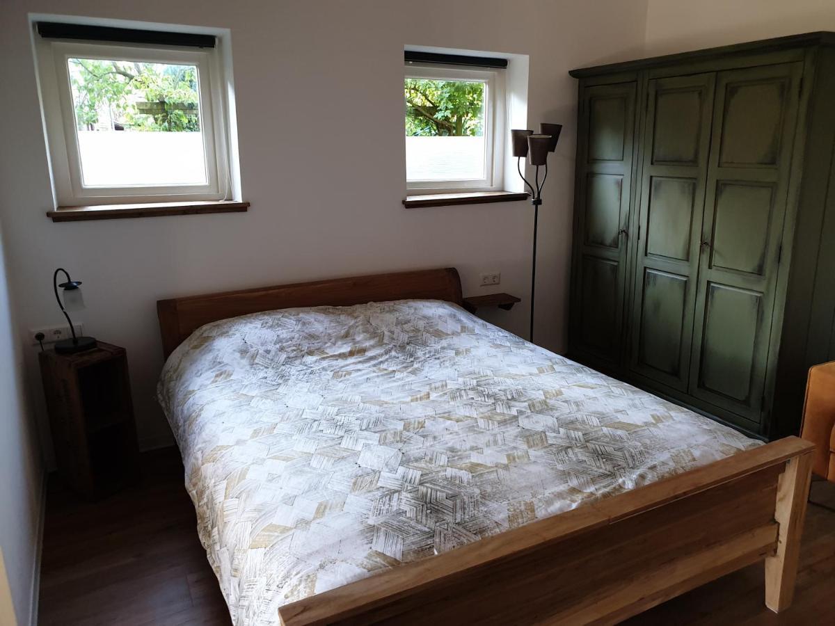 ヘレヴートスライス The Walnut Tree Bed & Breakfast エクステリア 写真